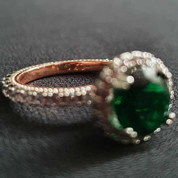 Designer Silver&Rose Gold Round Green Diamond Ring - Picture 6 of 6